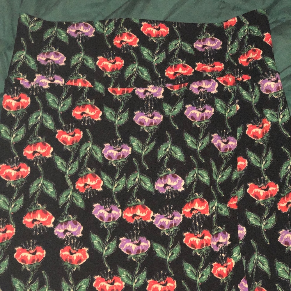 **Free Matching Jewelry **Lularoe Cassie Skirt